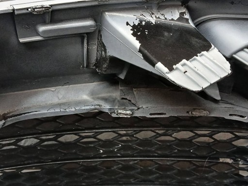 BRANIK PREDNJA STRANA AUDI TT RS 8J0 06-14 BRANIK PREDNJA STRANA AUDI TT RS 8J0 06-14