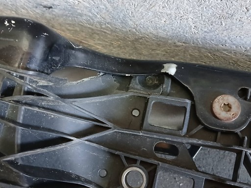 BRANIK ZADNJI DODGE RAM 19- BRANIK ZADNJI DODGE RAM 19-