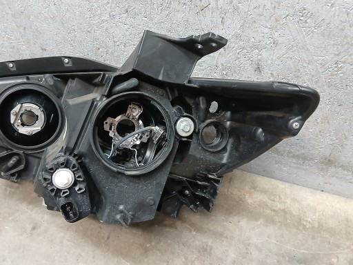 LAMPA FAR PREDNJA STRANA DESNA MAZDA CX-5 CX5 CX 5 XENON 15- KD54 51030J LAMPA FAR PREDNJA STRANA DESNA MAZDA CX-5 CX5 CX 5 XENON 15- KD54 51030J