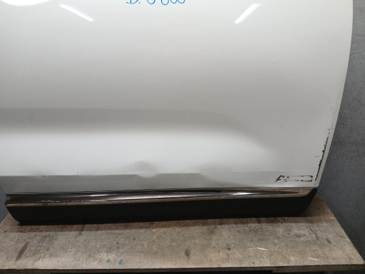 VRATA PREDNJA STRANA DESNA KIA SORENTO III 3 VRATA PREDNJA STRANA DESNA KIA SORENTO III 3