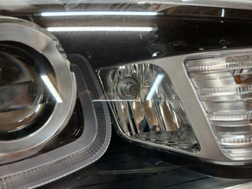 LAMPA FAR PREDNJA STRANA DESNA KIA RIO IV 4 LEČA LED Z LAMPA FAR PREDNJA STRANA DESNA KIA RIO IV 4 LEČA LED Z