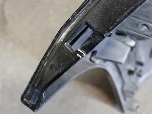 BRANIK PREDNJA STRANA RENAULT SCENIC III 3 REDIZAJN 13- BRANIK PREDNJA STRANA RENAULT SCENIC III 3 REDIZAJN 13-