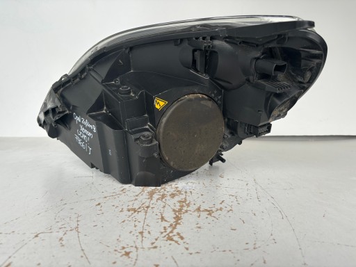 LAMPA FAR DESNA STRANA OPEL ZAFIRA B XENON