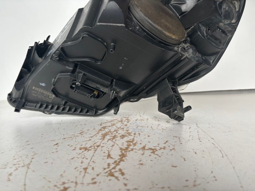 LAMPA FAR DESNA STRANA OPEL ZAFIRA B XENON