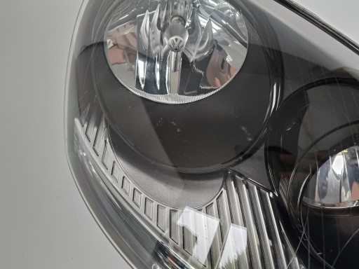 LAMPA FAR DESNA STRANA VW GOLF V 5 1K 1K0 03-08 TAMNA LAMPA FAR DESNA STRANA VW GOLF V 5 1K 1K0 03-08 TAMNA
