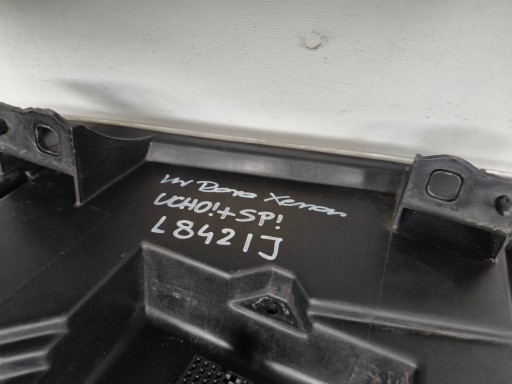 LAMPA FAR DESNA STRANA VW BORA 1J5 XENON